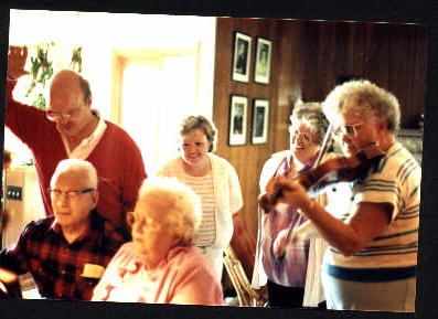 Hillestad Family with Aunt Gladys