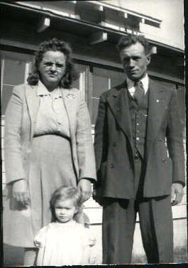 Gloria with Parents in 1947